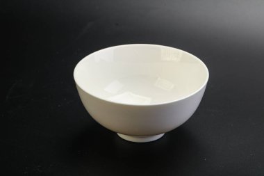 Siyahın üzerine servis için beyaz leke.