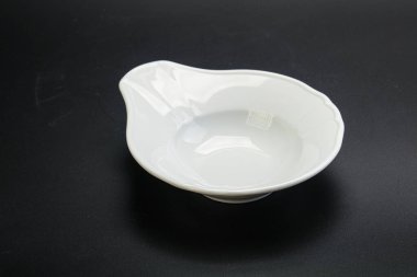 Siyahın üzerine servis için beyaz leke.