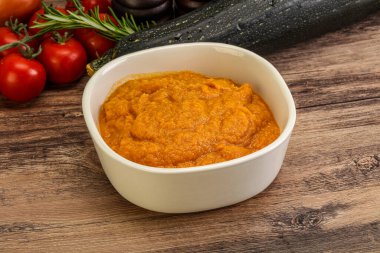 Vejetaryen mutfağı - Ot ve baharatlı kabak püresi