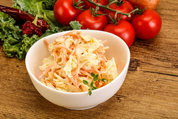 Vegetarian Cole Slaw Salad Dengan Kubis Dan Wortel — Stok Foto