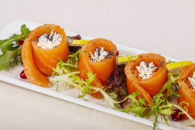 Krem peynirli somon.