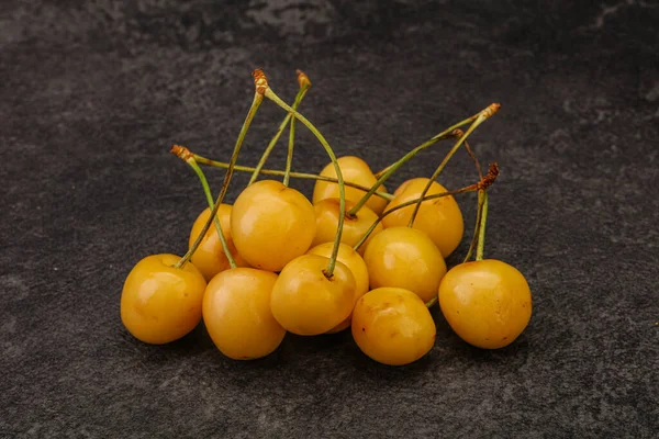 Poucos Doce Amadurecido Amontoado Cereja Amarela — Fotografia de Stock