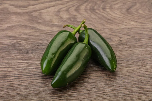 Grüner Roher Würziger Jalapeño Paprika Haufen — Stockfoto