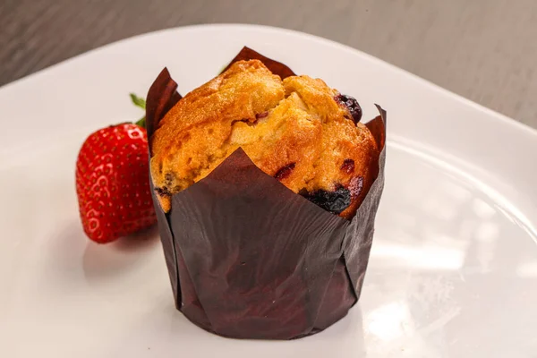 Dulce Sabroso Delicada Popular Muffin Seved Fresa — Foto de Stock