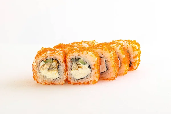 Yılan Balığı Havyarlı Geleneksel Japon Roll — Stok fotoğraf