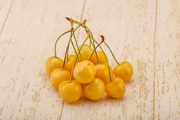 Poucos Doce Amadurecido Amontoado Cereja Amarela — Fotografia de Stock