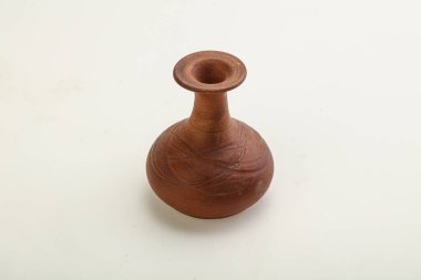 İzole edilmiş sunucular için boş seramik vazo