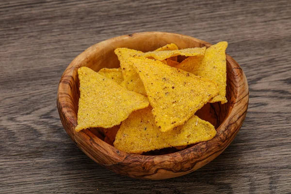 Meksika mısır cipsi üçgen yığını.