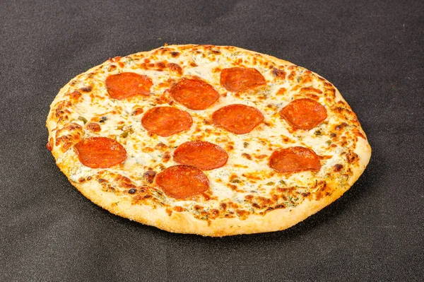 Italiaanse Traditionele Keuken Pizza Pepperoni Met Worst Kaas — Stockfoto