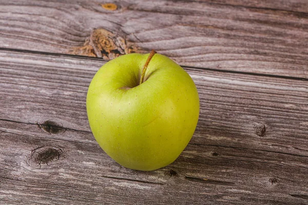 Ripe Sweet Green Tasty Apple — Stock Photo, Image