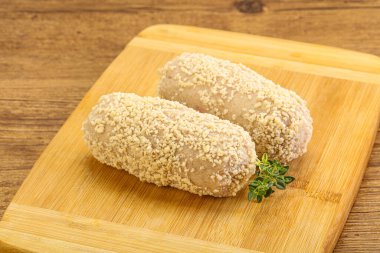 Fırında pişmemiş tavuk pirzolası.