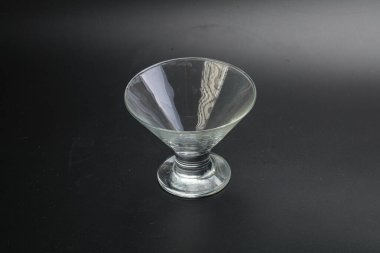 Mutfak için epmty cam kase izole edilmiş bsckground 