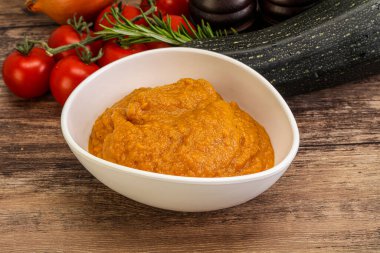 Vejetaryen mutfağı - Ot ve baharatlı kabak püresi