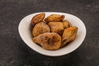 Kuru incirli meyve yığını.