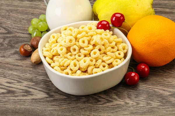 Desayuno Con Anillos Maíz Frutas Leche —  Fotos de Stock