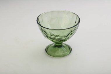 Mutfak için renkli boş kase izole