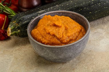 Vejetaryen mutfağı - Ot ve baharatlı kabak püresi