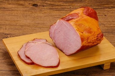 Baharatlı ve otlu füme domuz aslanı.