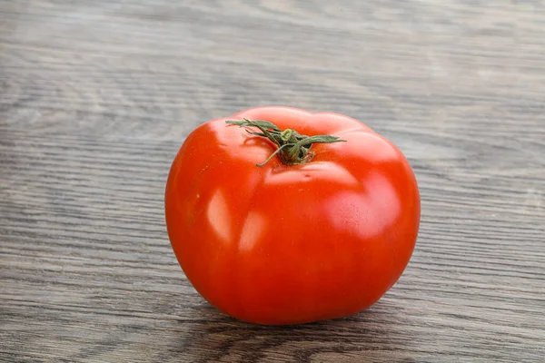토마토를 놓는다 — 스톡 사진