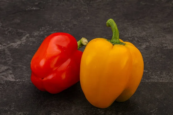 Two Ripe Sweet Bulgarian Bell Peppers — Stock Photo, Image