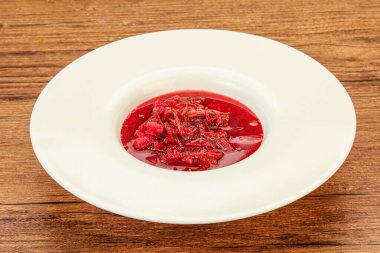 Rus geleneksel lahana ve sığır eti çorbası