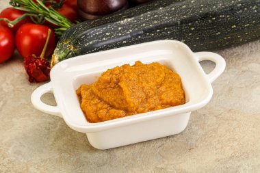 Vejetaryen mutfağı - Ot ve baharatlı kabak püresi