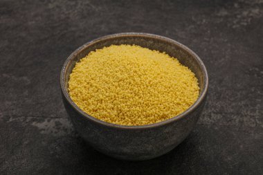 Yemek pişirmek için klozette çiğ öksürük yığını