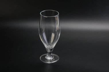 Asma ya da su için boş bardak