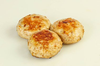 Ev yapımı pirzola ve kıyma.