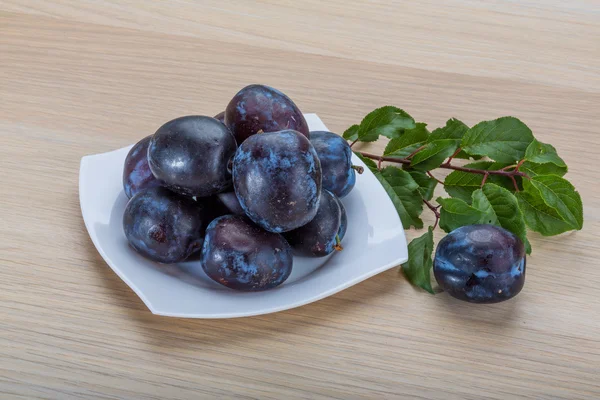 Čerstvé švestky — Stock fotografie