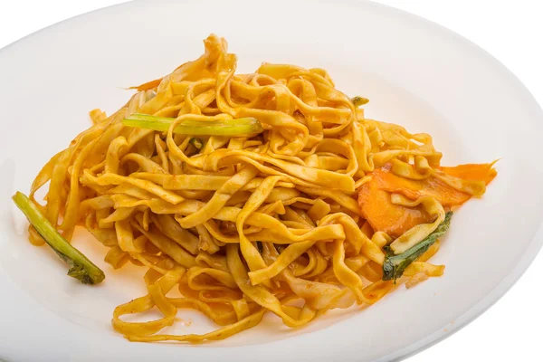 Fideos fritos con verduras — Foto de Stock