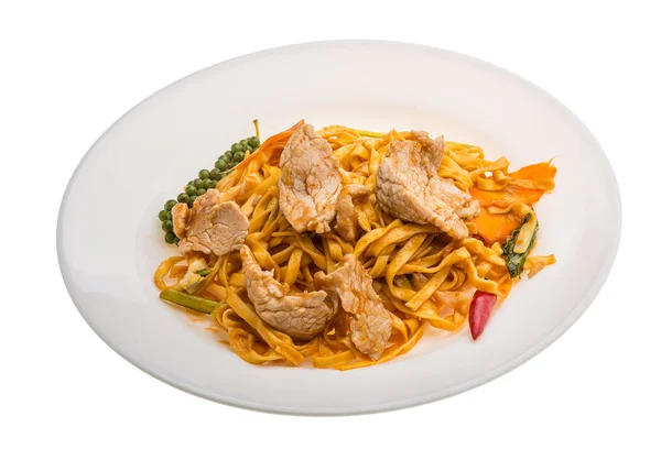 Tagliatelle fritte con carne di maiale — Foto Stock