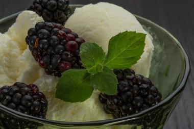 blackberry ile dondurma