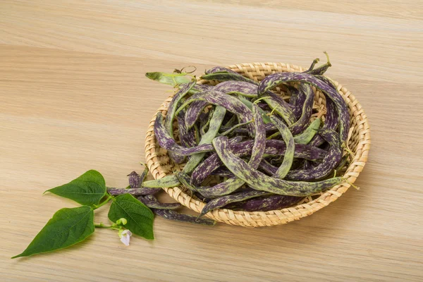 Beans with leaf — Stock Photo, Image