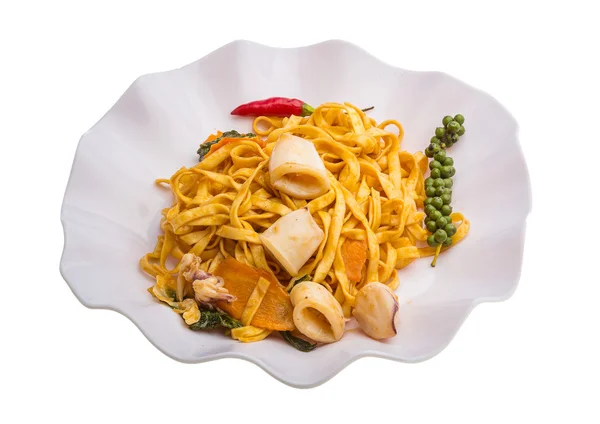 Τηγανισμένα noodles με καλαμάρι — Φωτογραφία Αρχείου