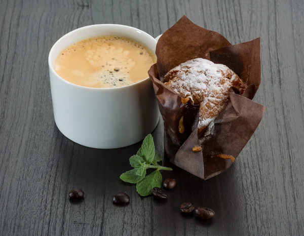 Kaffe med muffin — Stockfoto