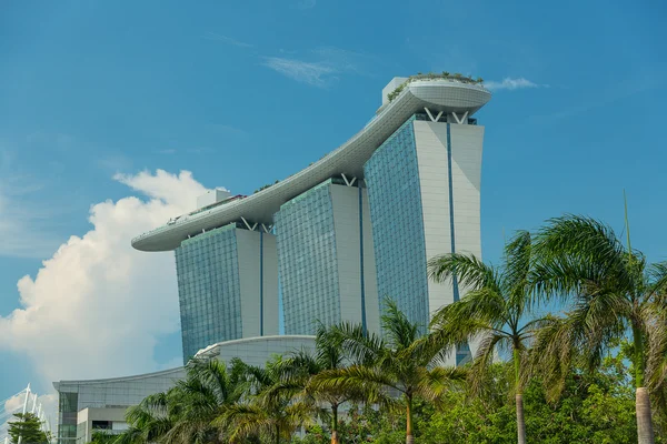 SINGAPUR - 11 DE MAYO: Marina Bay Sands Integrated Resort el 11 de mayo —  Fotos de Stock