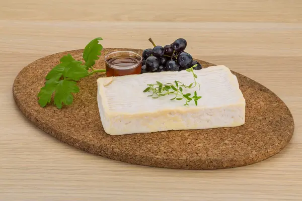 Τυρί Brie — Φωτογραφία Αρχείου