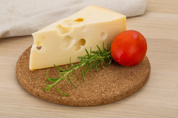 チーズ maasdam — ストック写真