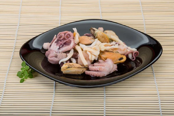 Deniz ürünleri kokteyl