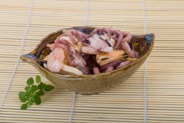 Deniz ürünleri kokteyl