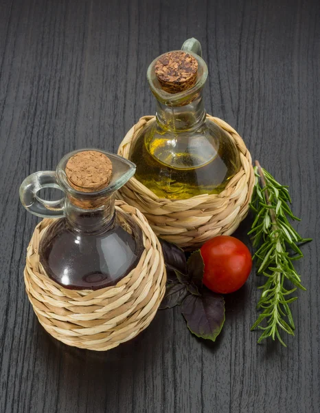 Oil, vinegar with rosemary — Stock Photo, Image