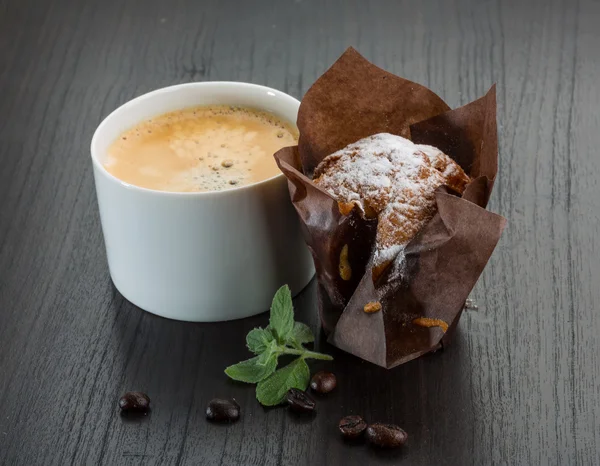 Kaffe med muffin — Stockfoto