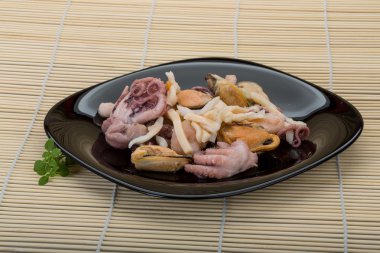 Deniz ürünleri kokteyl