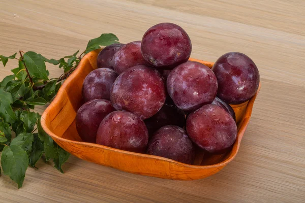 Fresh plums — Stock Photo, Image