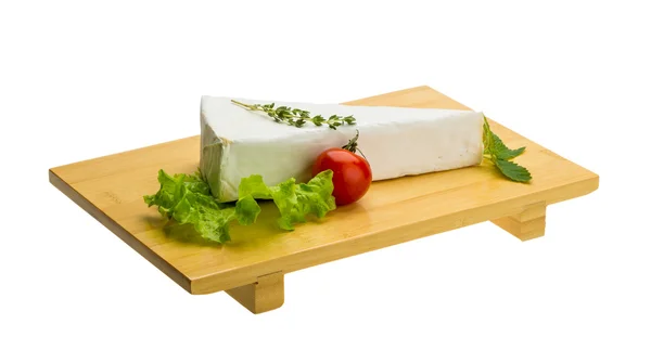 Brie peyniri kekik ile — Stok fotoğraf