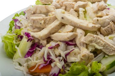 Tavuk salatası