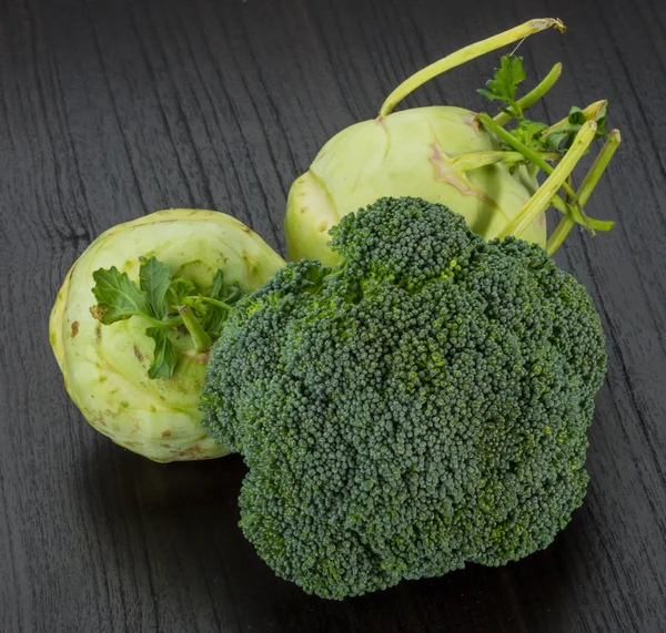 Kålrabbi och broccoli — Stockfoto