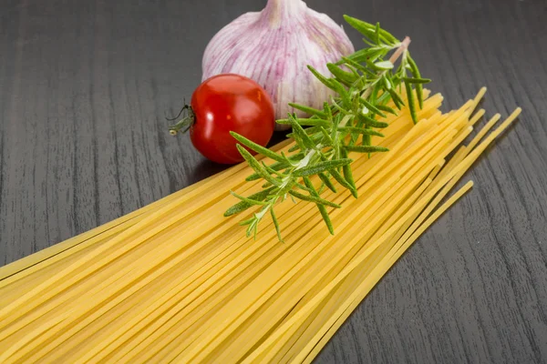 Rå spagetti — Stockfoto