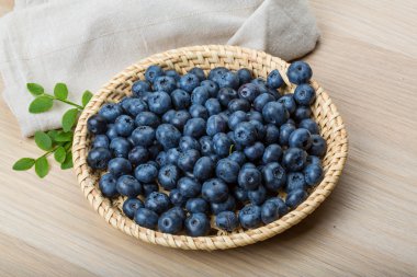 yaban mersini yaprağı ile